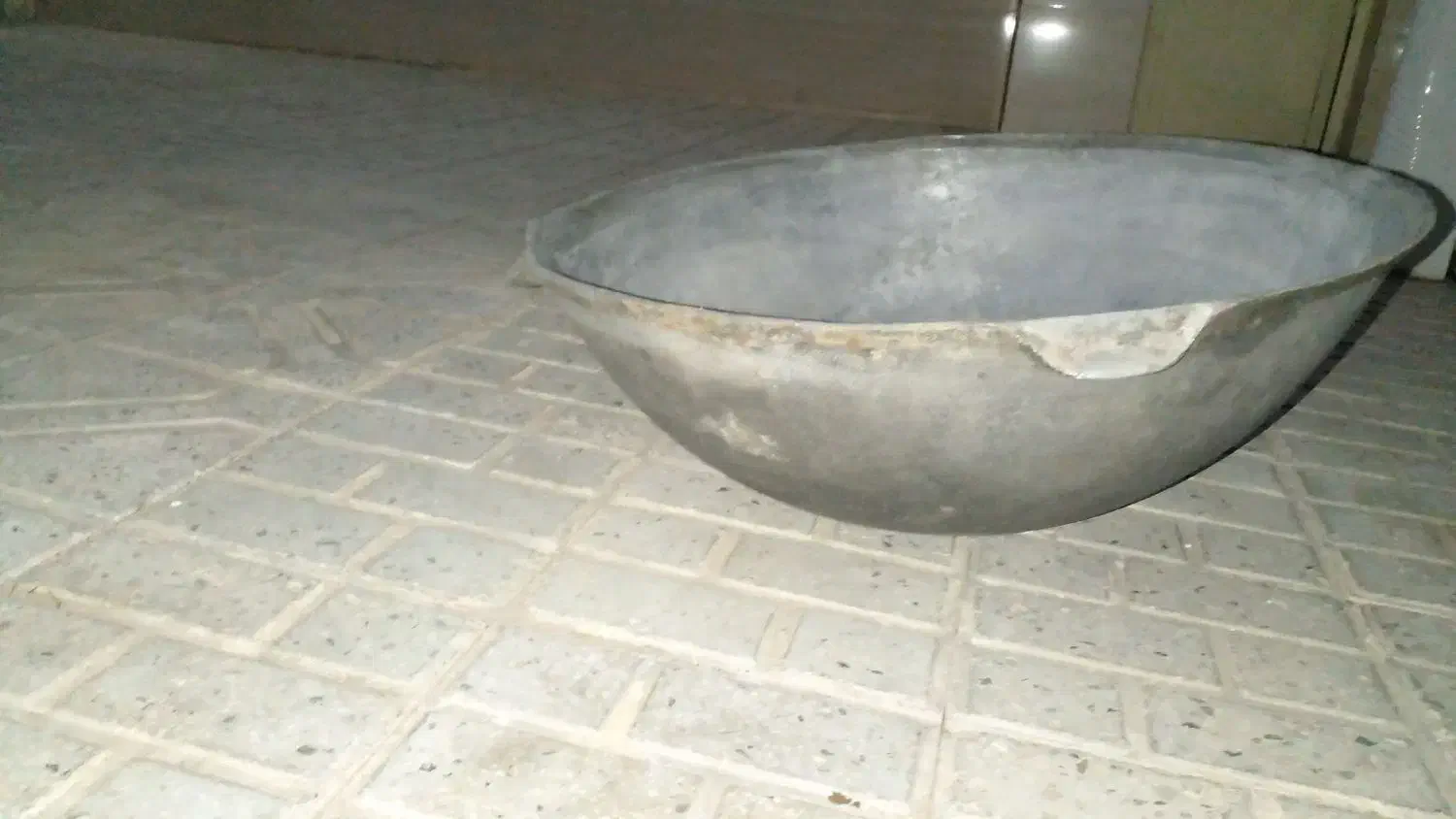 دیگ|ظروف پخت‌وپز|قائن, |دیوار