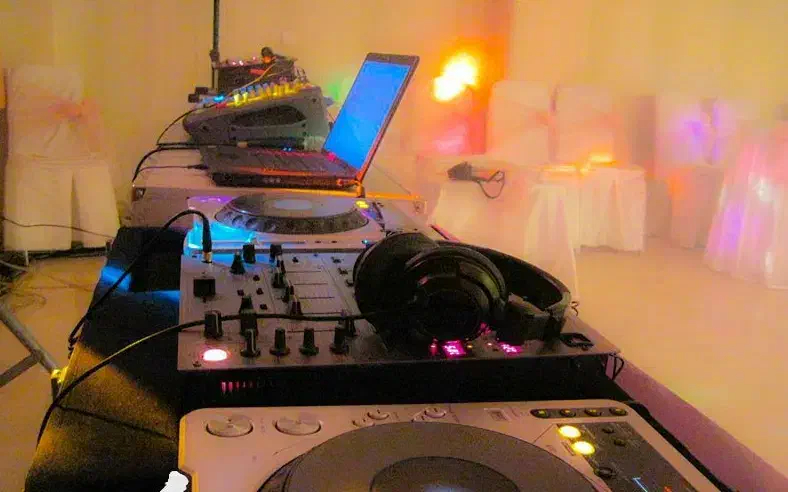 دی جی و موسیقی زنده بانو|خدمات پذیرایی، مراسم|تبریز, |دیوار