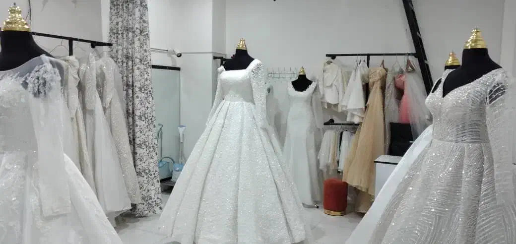 فروش کلیه وسایل مزون عروس|لباس|ایلام, |دیوار