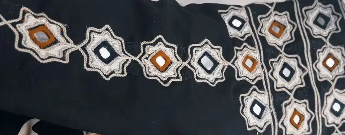 زی استین|لباس|گوهرکوه, |دیوار