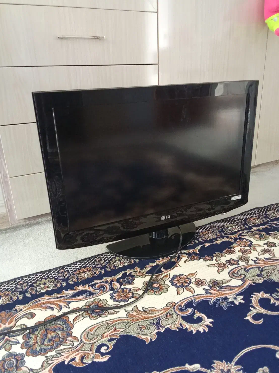 تلوزیون الجی سالم با دستگاه دیجیتال فروشی معاوضه|تلویزیون و پروژکتور|کمیجان, |دیوار