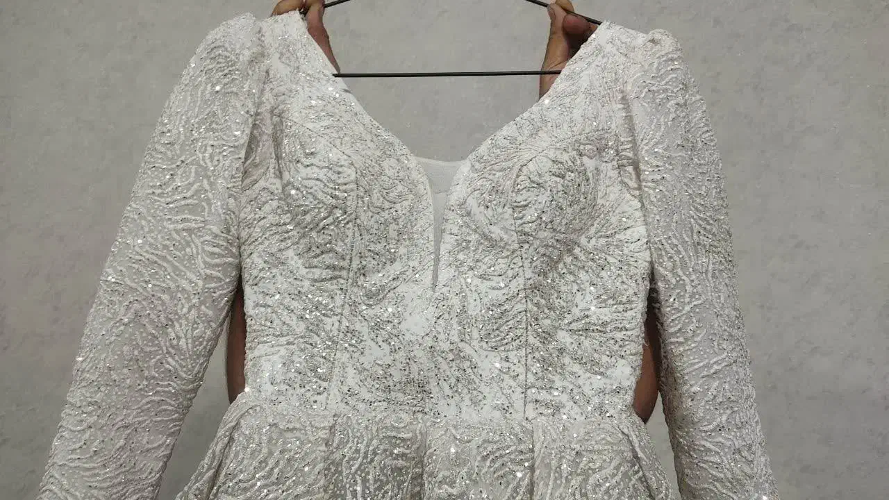 لباس عروس|لباس|قم, ولیعصر|دیوار