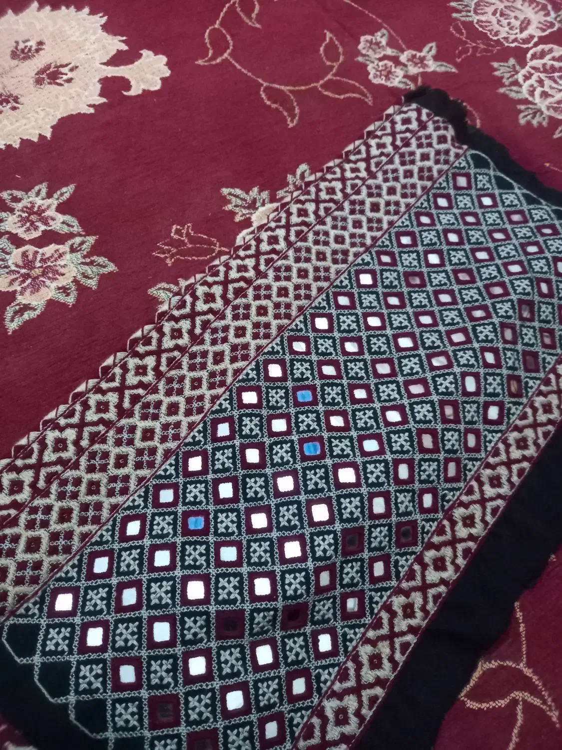 زی استین هزار ایینه|لباس|زهک, |دیوار