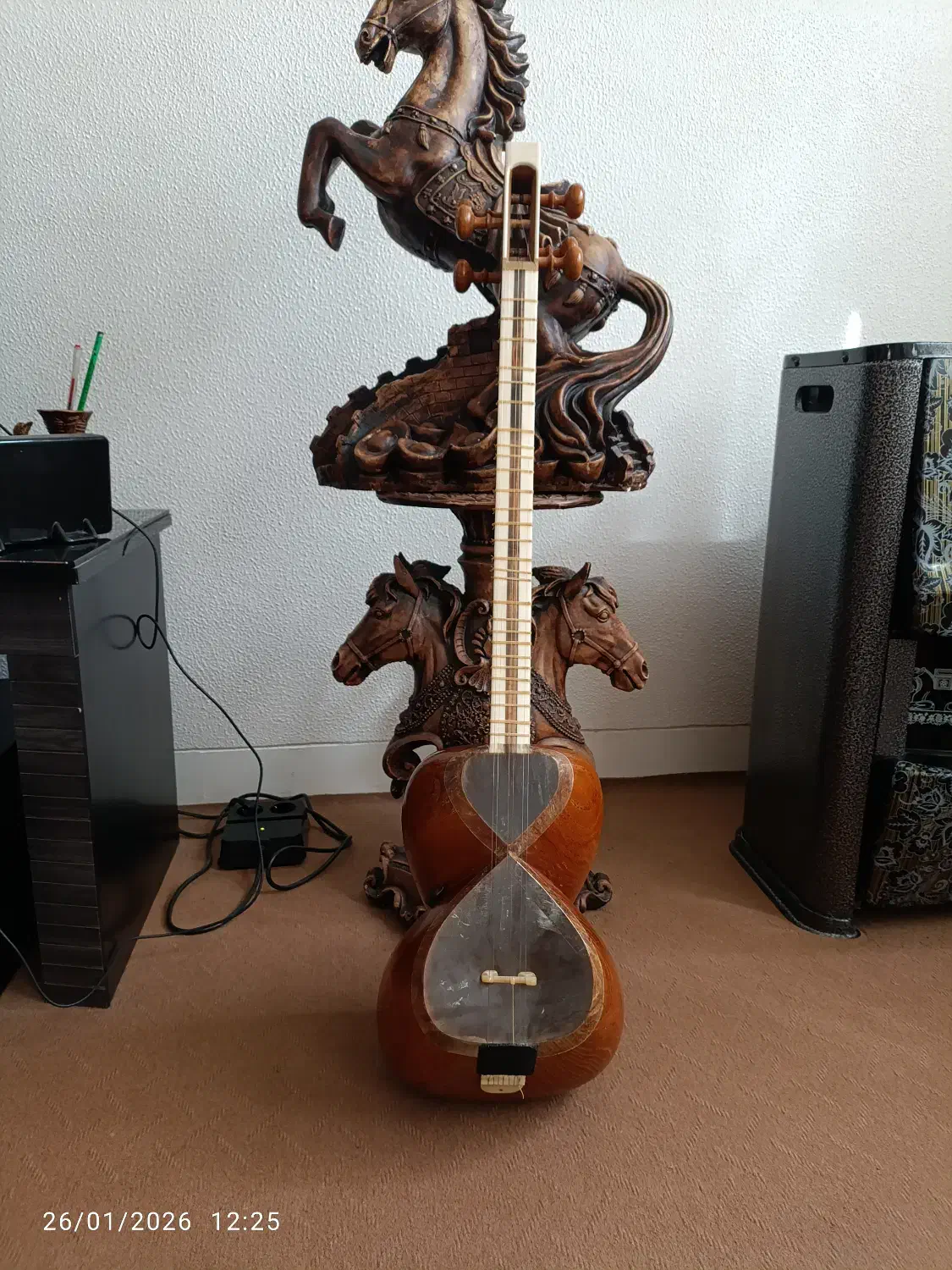 تار ۱مهر رضوی|سازهای سنتی|فولادشهر, B6|دیوار