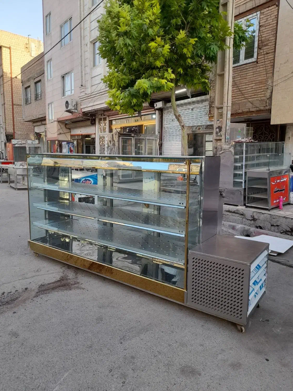 فریزر مکعبی 2.5متری ویترینی در حد نو|فروشگاه و مغازه|نسیمشهر, |دیوار