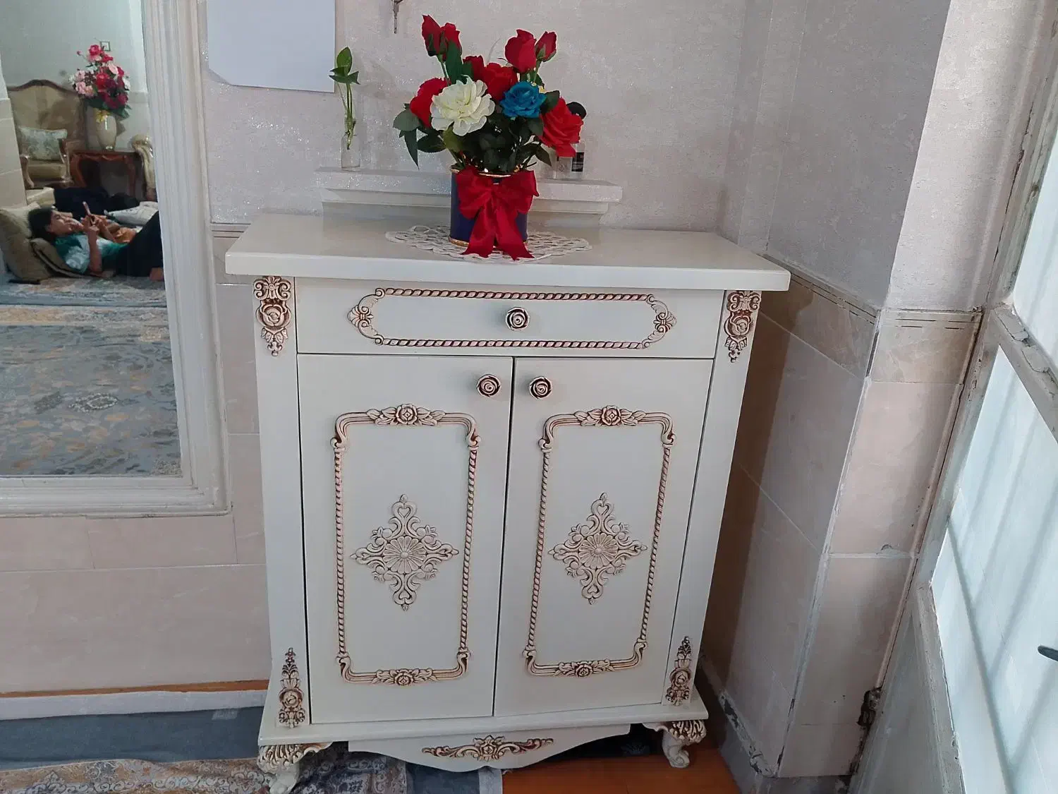 جاکفشی و بوفه و میز تلویزیون سالم و تمیز و شیک..|جاکفشی، کمد، دراور|مشگین شهر, |دیوار