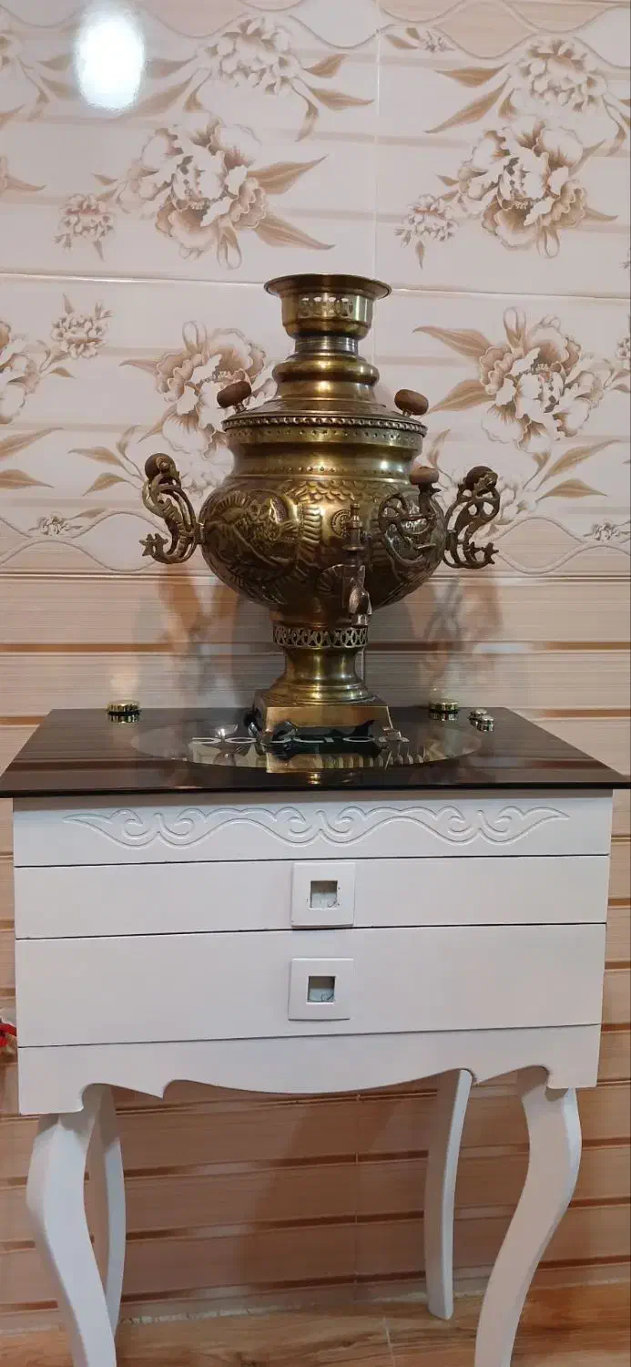 سماور ذغالی مهردار روسی|کلکسیون اشیاء عتیقه|قزوین, |دیوار