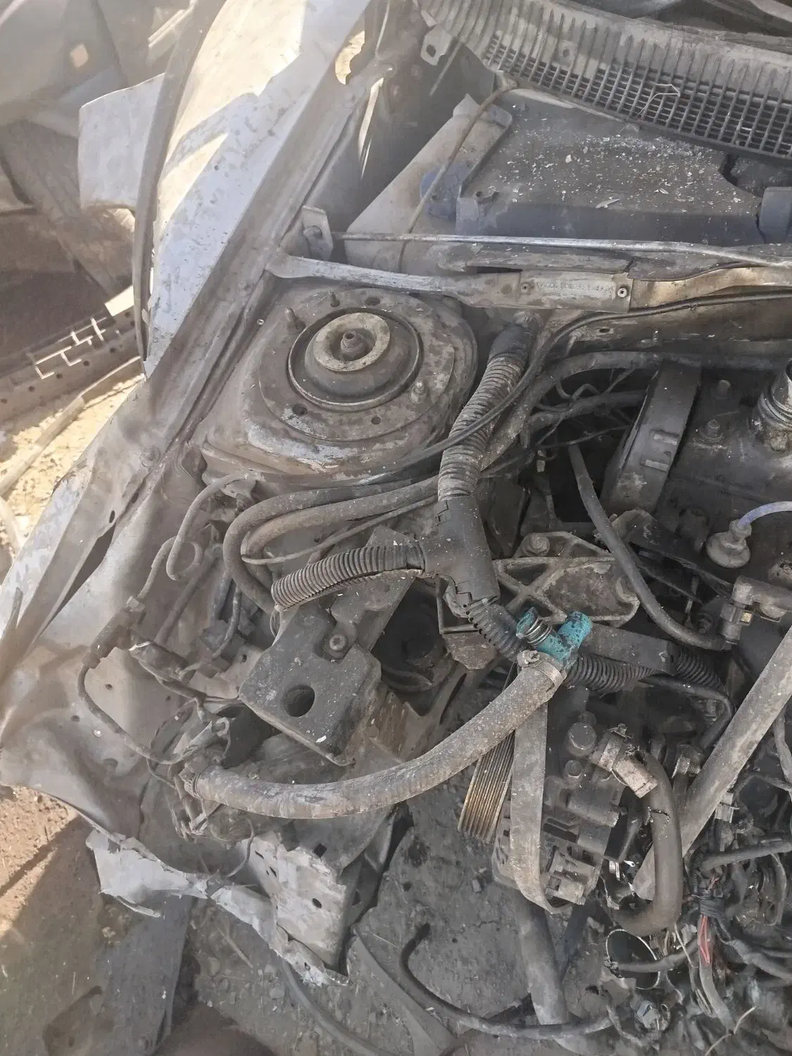 پژو 405فروشی تصادفی|خودرو سواری و وانت|قم, زنبیل آباد|دیوار