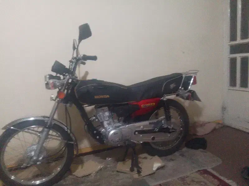 موتور|موتورسیکلت|شیراز, کوشک میدان|دیوار