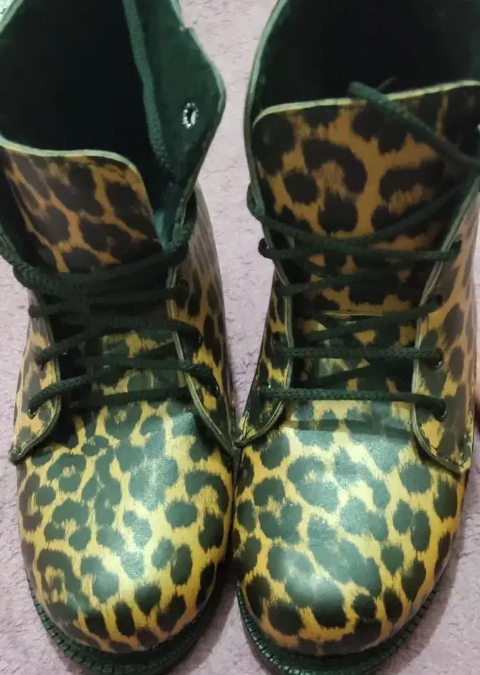 بوت پلنگی|کیف، کفش، کمربند|پاکدشت, پاکدشت (مامازند)|دیوار