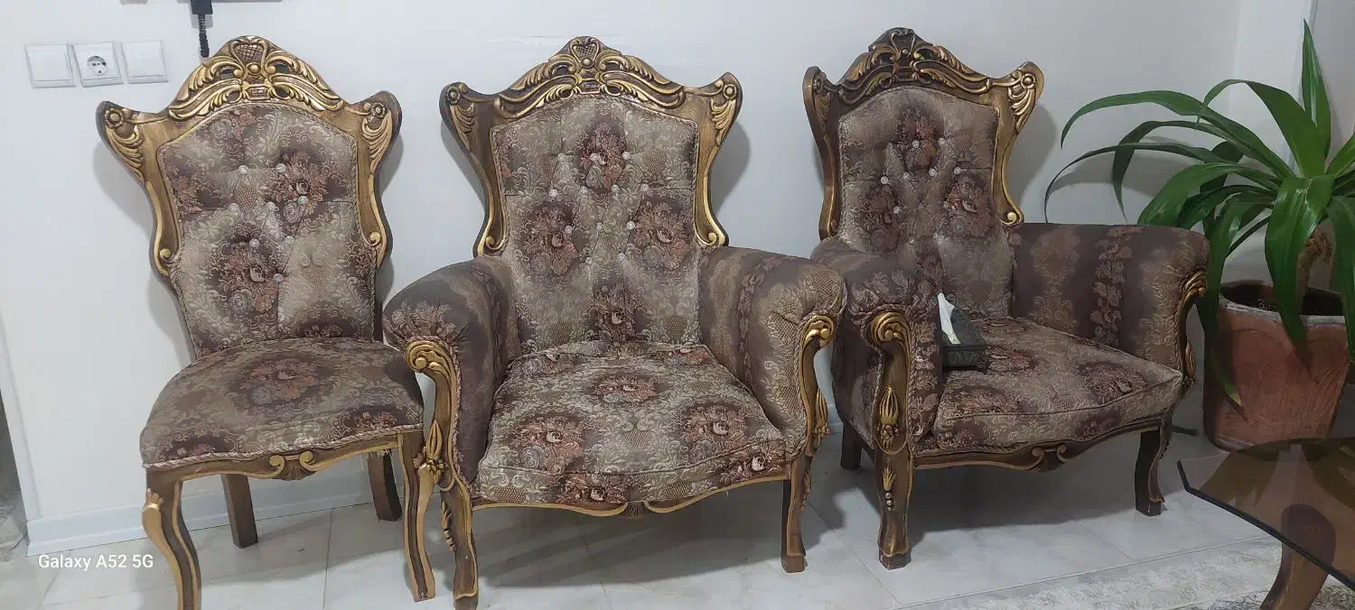 مبل استیل ۹ نفره در حد نو|مبلمان خانگی و میز عسلی|شاهین‌شهر, امام حسین|دیوار