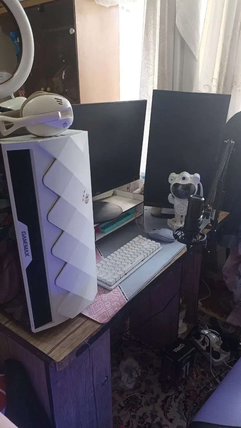 فروش فوری میز کامپیوتر و استریم دارای کمد|میز تحریر و کامپیوتر|خمینی‌شهر, |دیوار