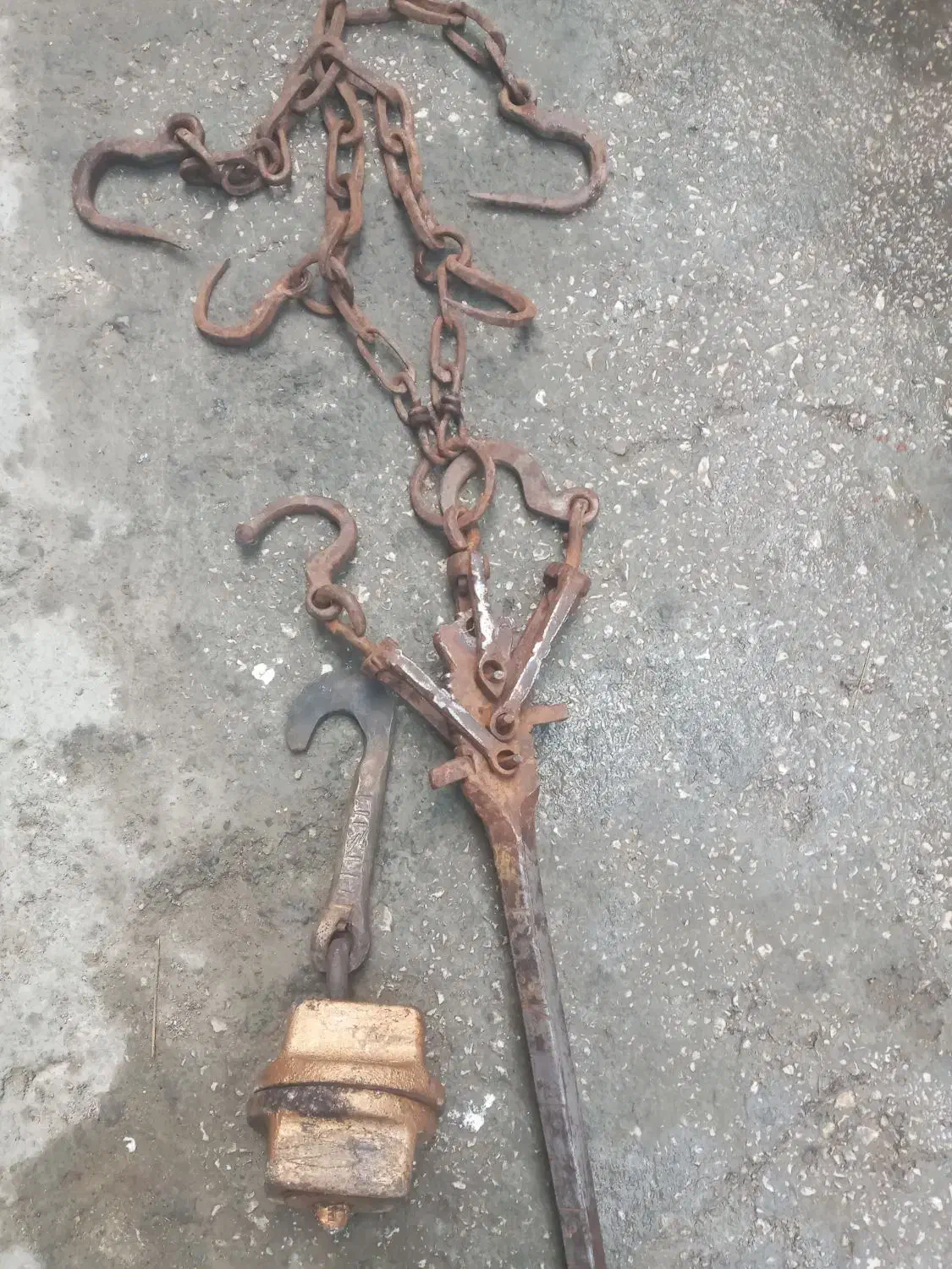 قپان|کلکسیون اشیاء عتیقه|همدان, |دیوار