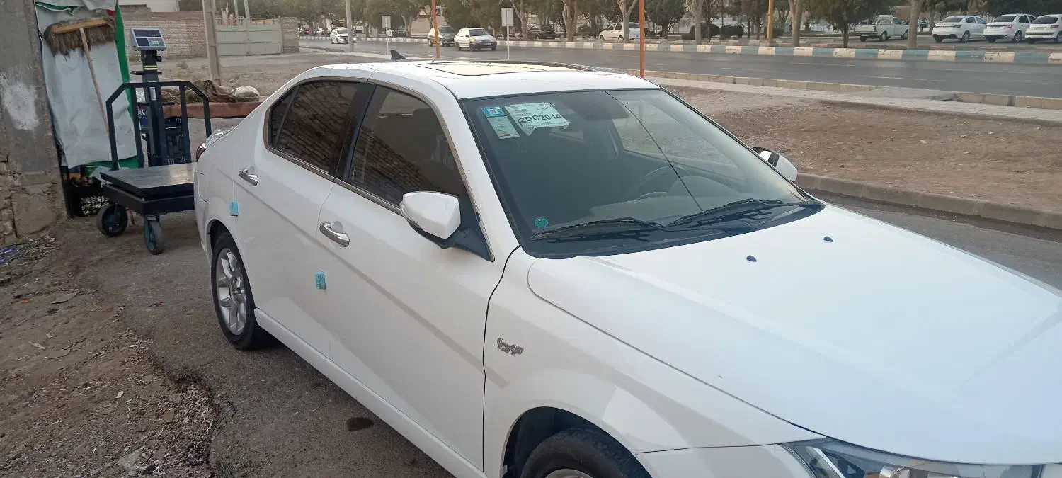 دنا پلاس ۶ دنده توربو سانروف دار|خودرو سواری و وانت|شاهین‌شهر, حافظ جنوبی|دیوار