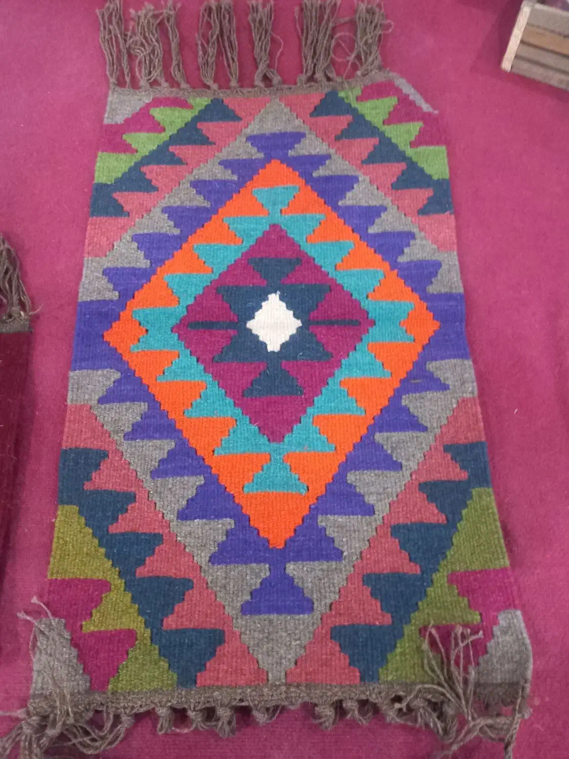 گلیم پادری|پادری|قزوین, |دیوار