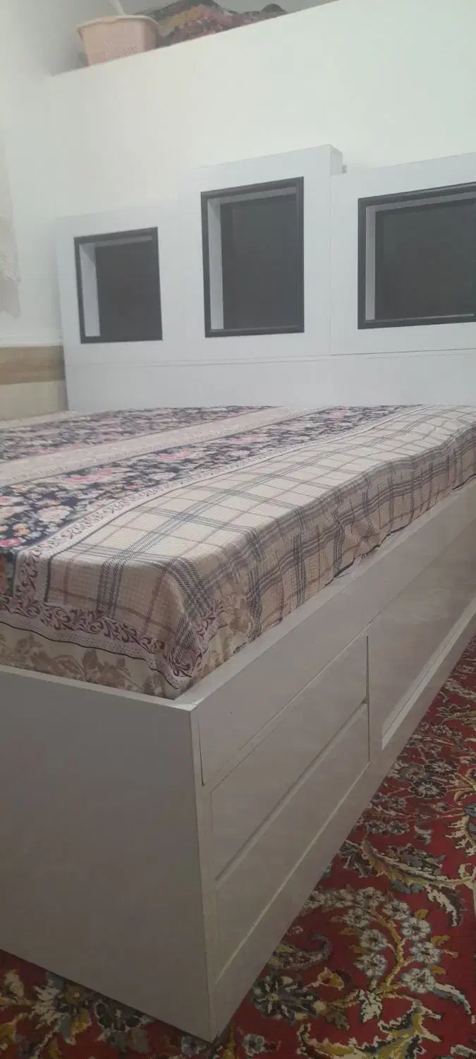 تختخواب بزرگترازدونفره نونو باتشک طبی فنردارعال|تشک تختخواب|میبد, |دیوار
