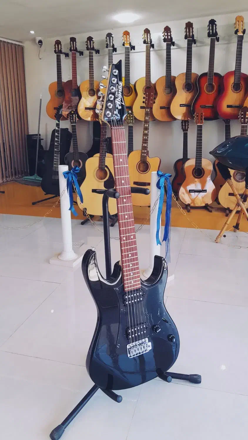 گیتار الکتریک برقی آیبانز ایبانز|گیتار، بیس، امپلیفایر|شاهینشهر, خبرنگار|دیوار