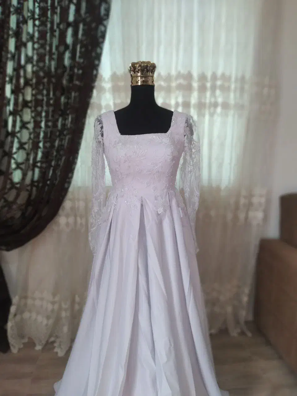 لباس عروس به همراه لباس مجلسی در حد نو|لباس|طاهرگوراب, |دیوار