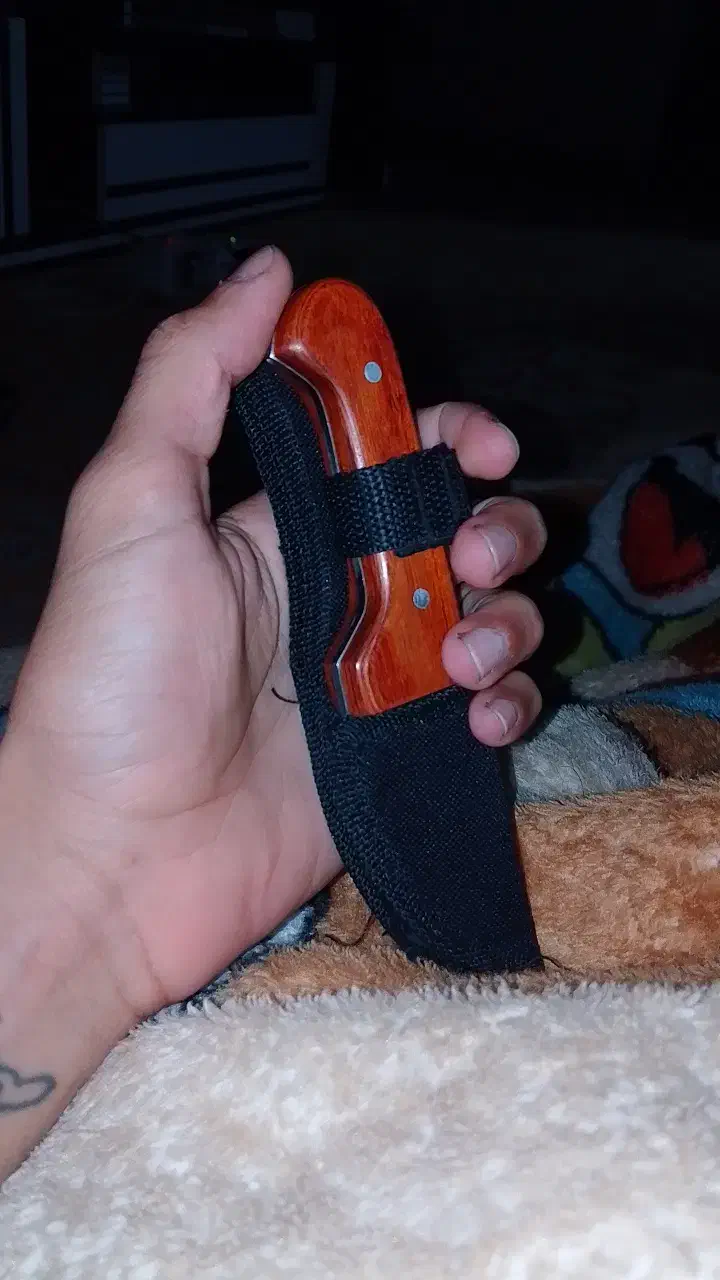 چاقو کلکسیونی|کوهنوردی و کمپینگ|اسلام‌شهر, شهرک واوان|دیوار