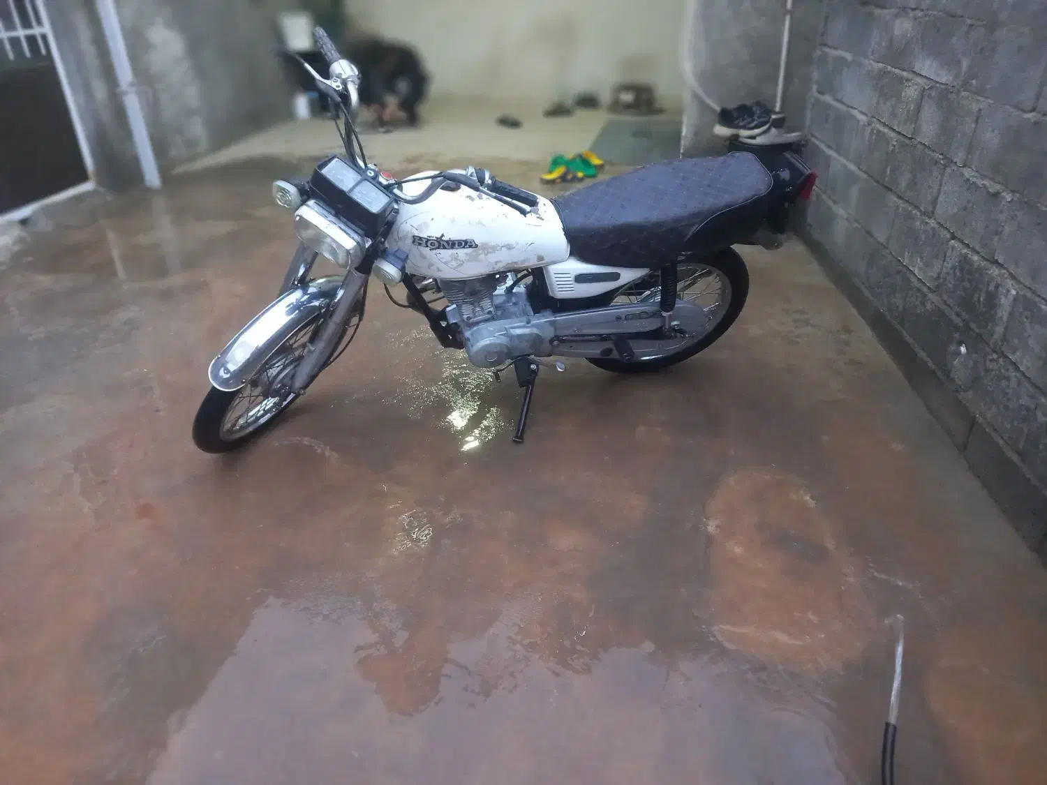 موتور سیکلت مدل 83 مزایده ای همه چی به شرط|موتورسیکلت|صحنه, |دیوار