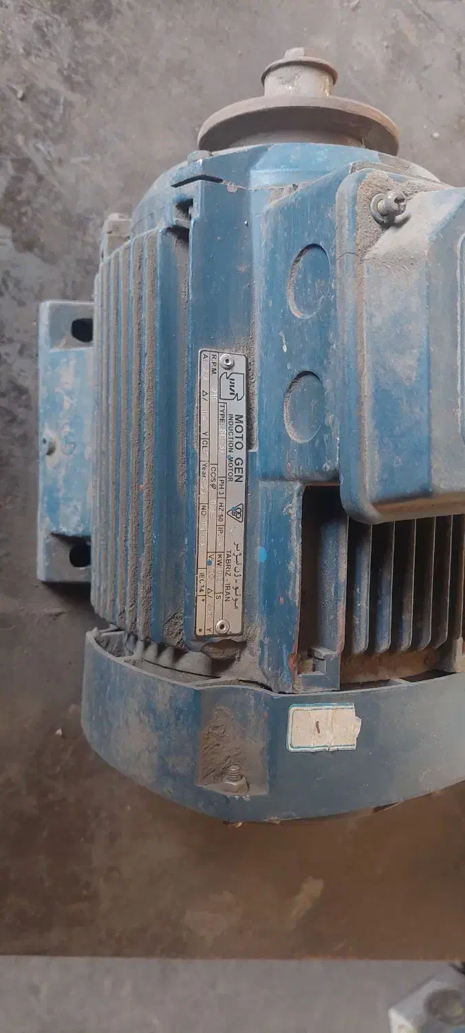 الکترو موتور نیم اسب ۳فاز موتوژن|ماشین‌آلات صنعتی|برخوار, |دیوار