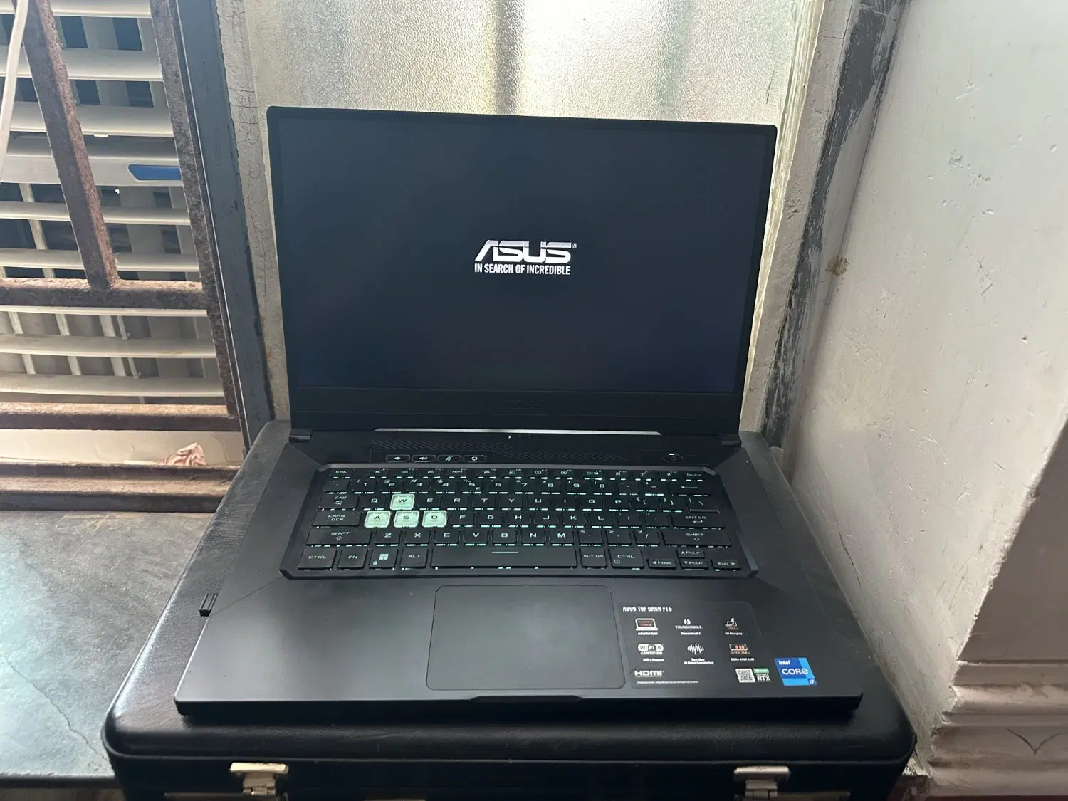 Asus Tuf Dash|رایانه همراه|بم پشت, |دیوار