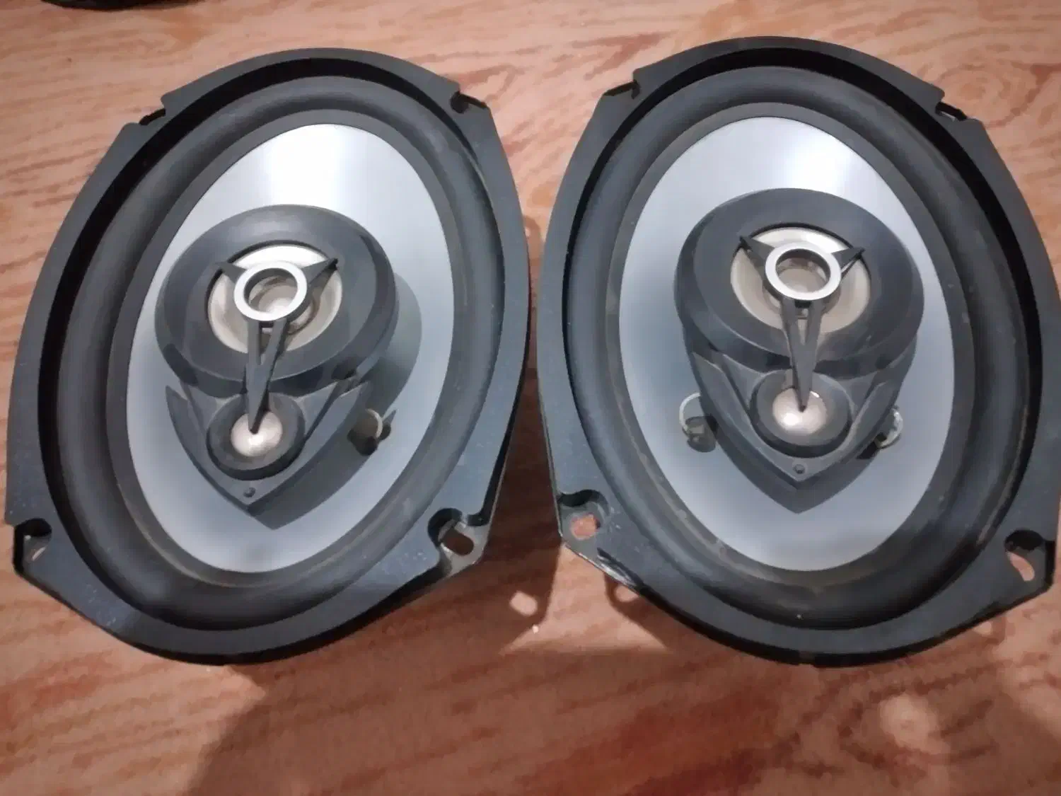 باند مارشال|صوتی و تصویری|خوی, |دیوار