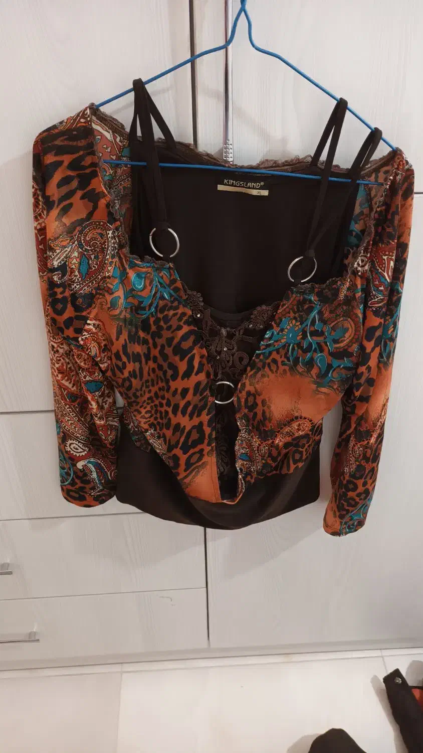 لباس زنانه|لباس|شهریار, شهریار|دیوار