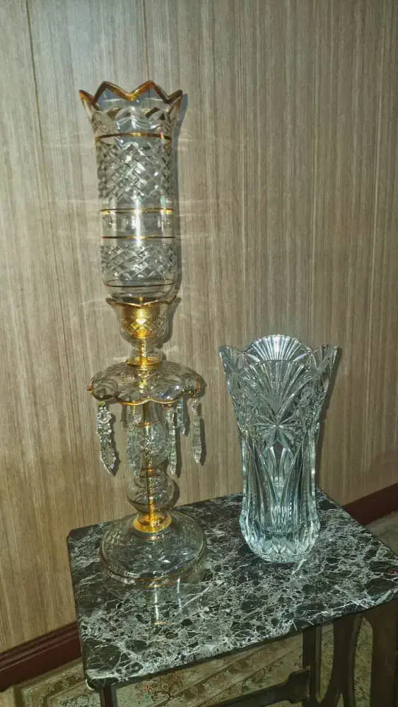 یک شمعدان لاله و یک گلدان کریستال|کلکسیون اشیاء عتیقه|تهران, زرگنده|دیوار