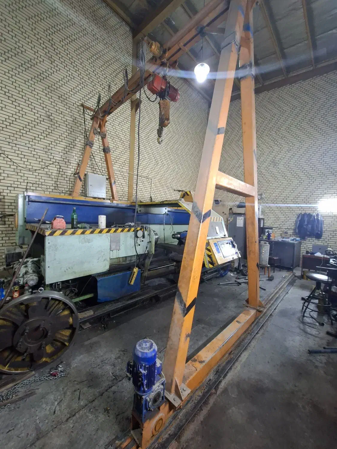 فروش جرثقیل دروازه ای قدرتمند|ماشین‌آلات صنعتی|برخوار, |دیوار