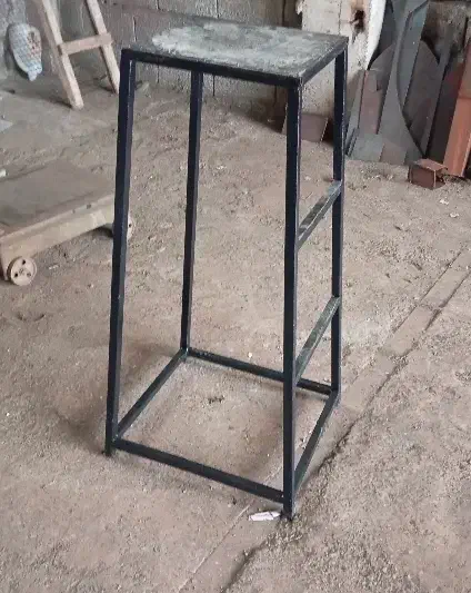 چهارپایه|صندلی و نیمکت|کلاچای, |دیوار