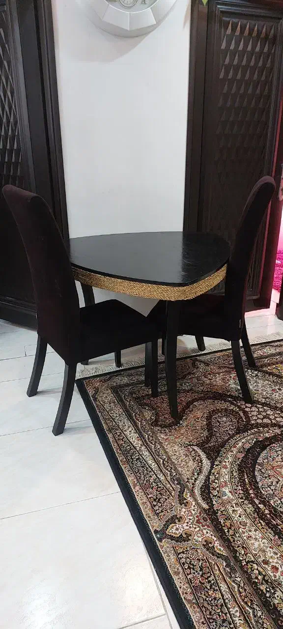 ۲ و۳ نفره|میز و صندلی غذاخوری|رشت, عینک|دیوار