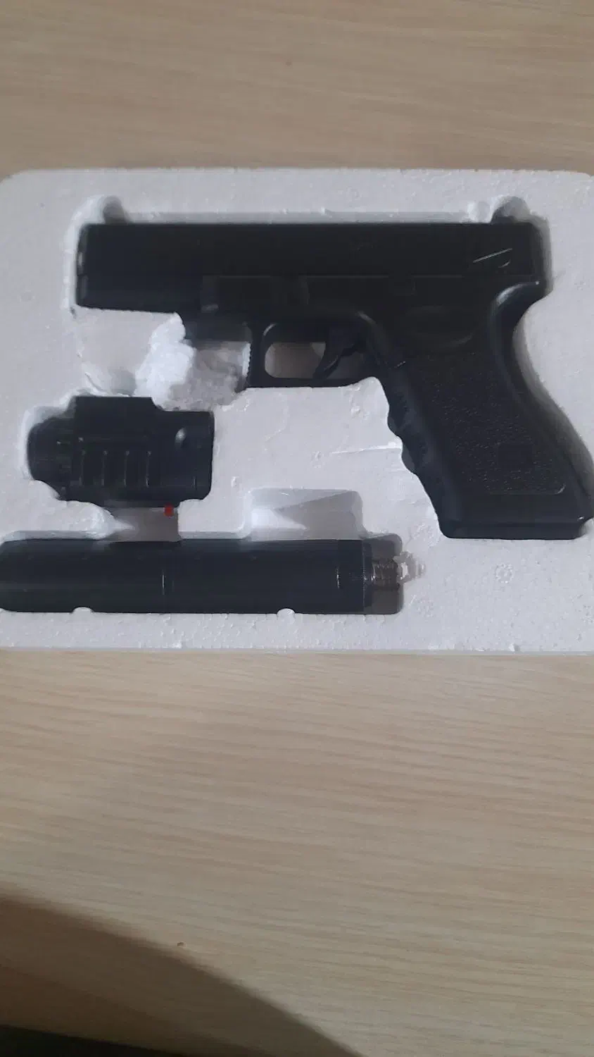 تفنگ اسباب بازی گلاگ|اسباب‌‌بازی|نشتارود, |دیوار