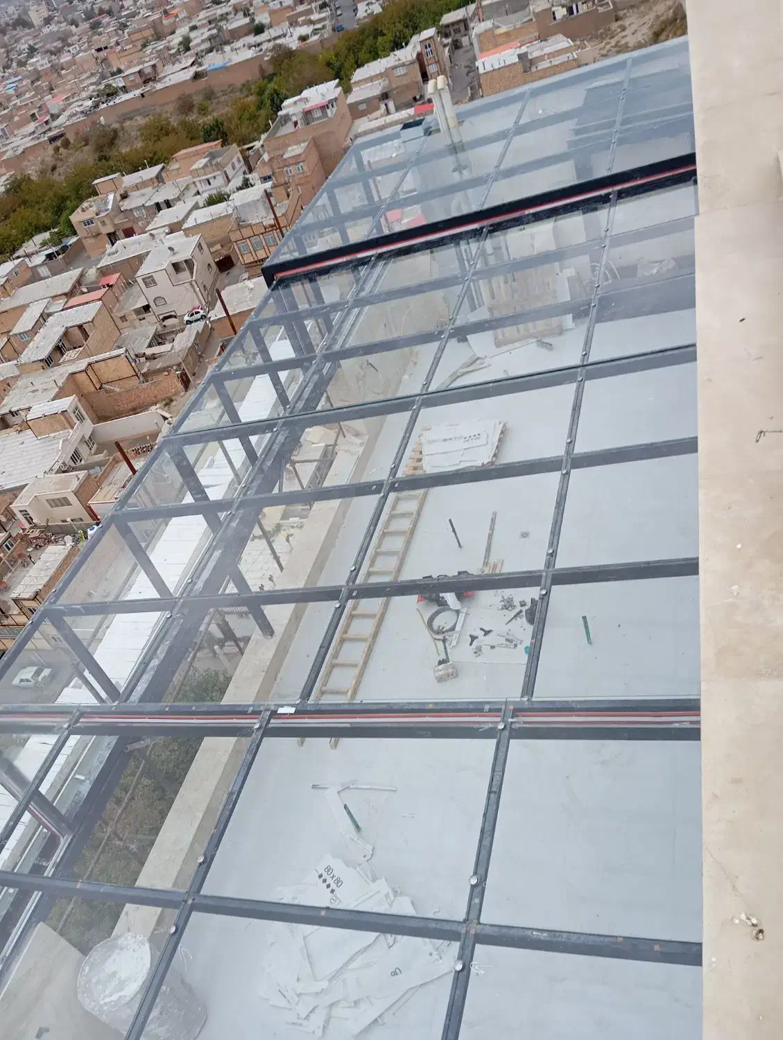 اجرای سقف متحرک|خدمات پیشه و مهارت|رشت, فرودگاه سردار جنگل رشت|دیوار