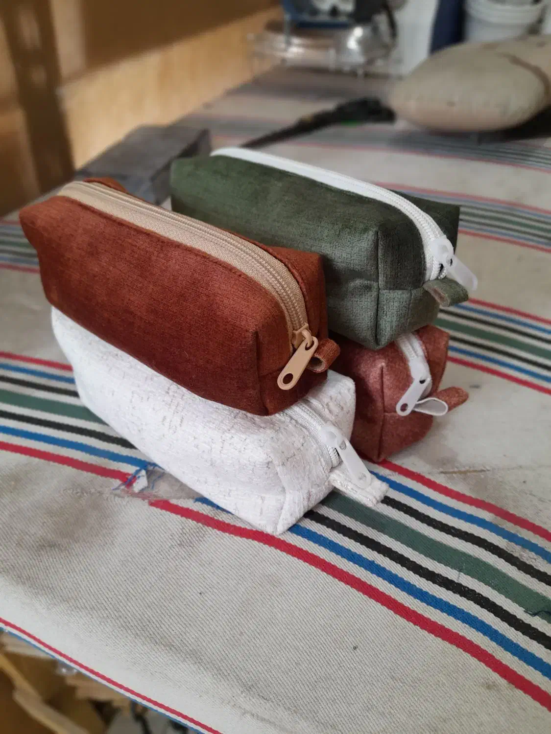 پاییز زیبا|رختخواب، بالش، پتو|بجنورد, |دیوار