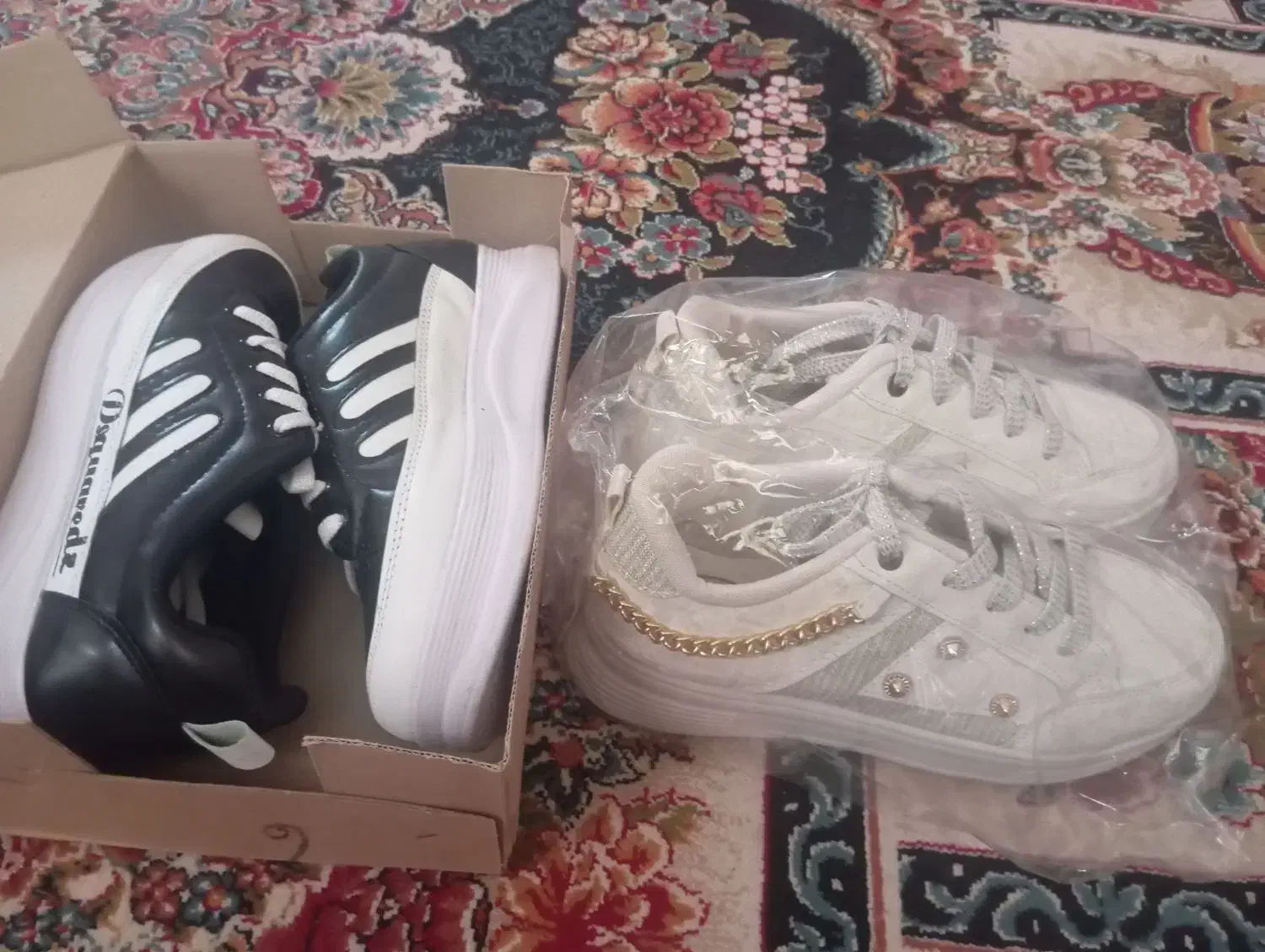 کفش|کیف، کفش، کمربند|تایباد, |دیوار