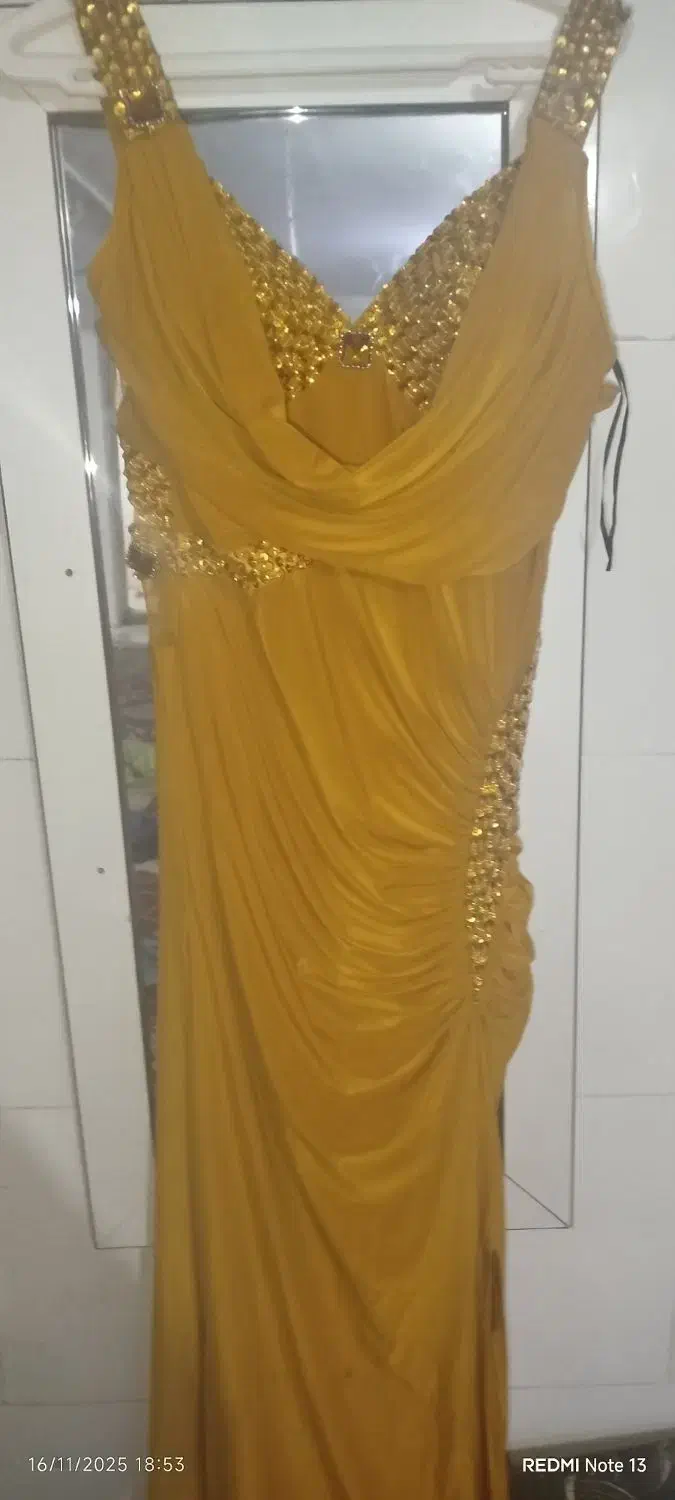 لباس مجلسی|لباس|مرودشت, ژیان|دیوار