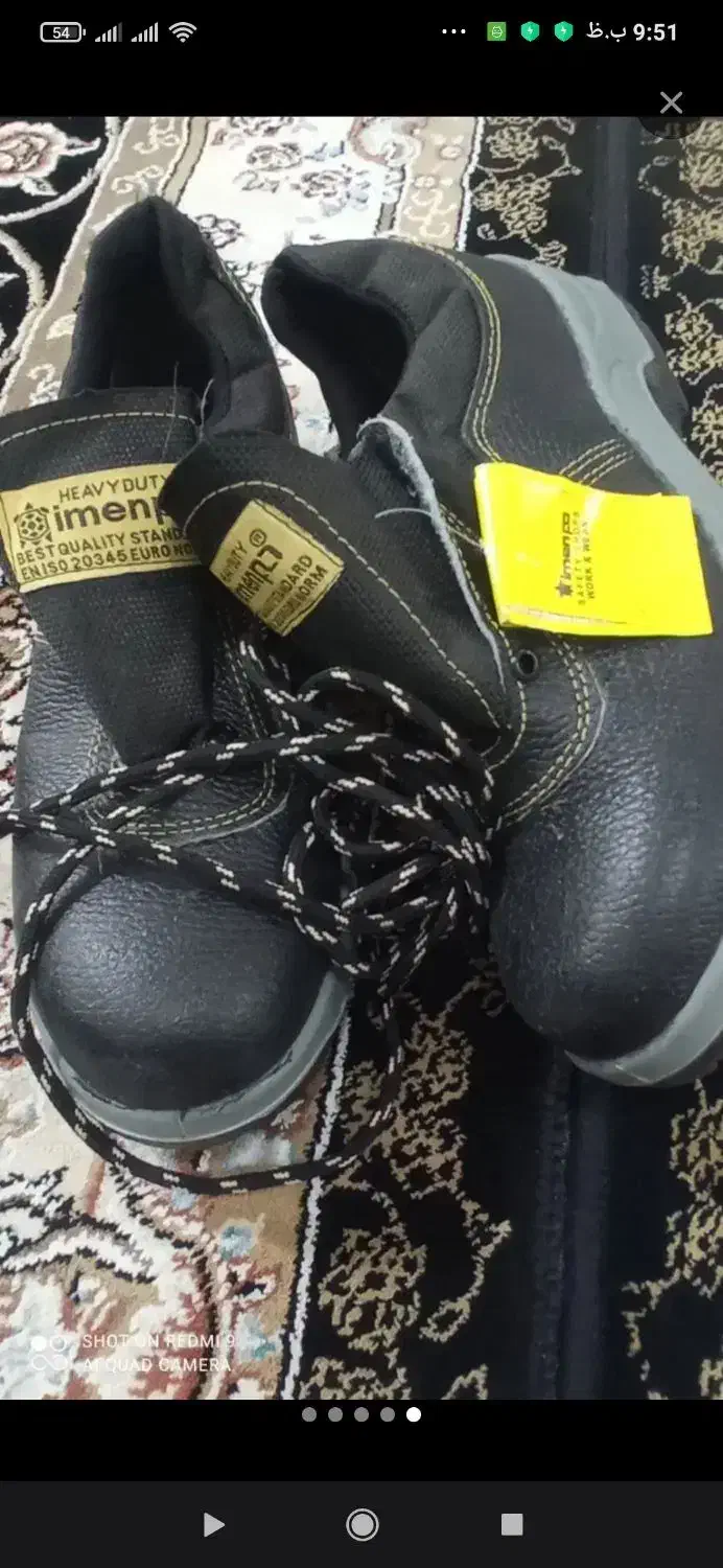 ۱جفت کفش نوک آهنی و دو جفت چکمه های نپوشیده شده|کیف، کفش، کمربند|مریوان, |دیوار