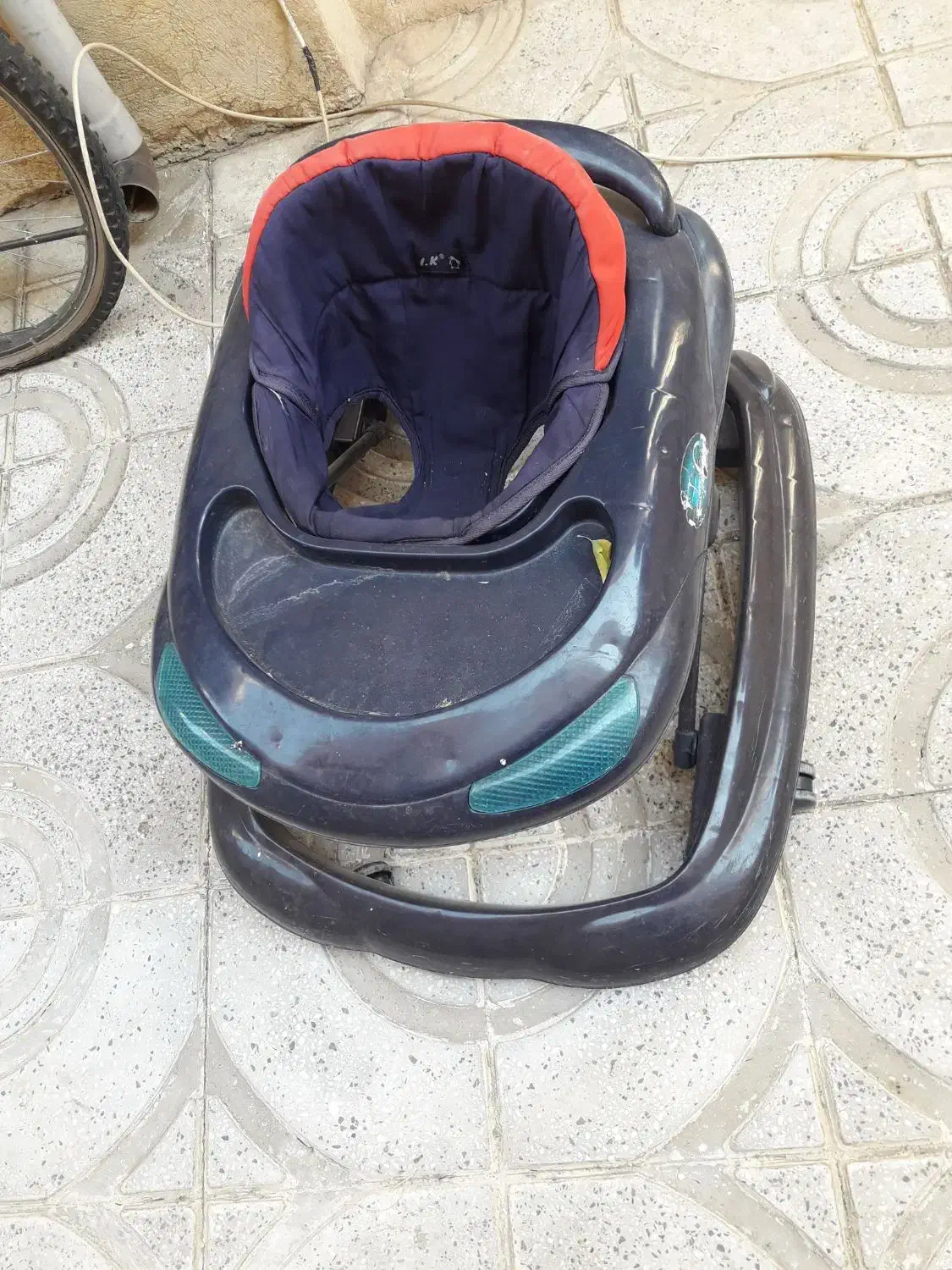 تخت نوزادی|تخت و صندلی بچه|سنقر, |دیوار