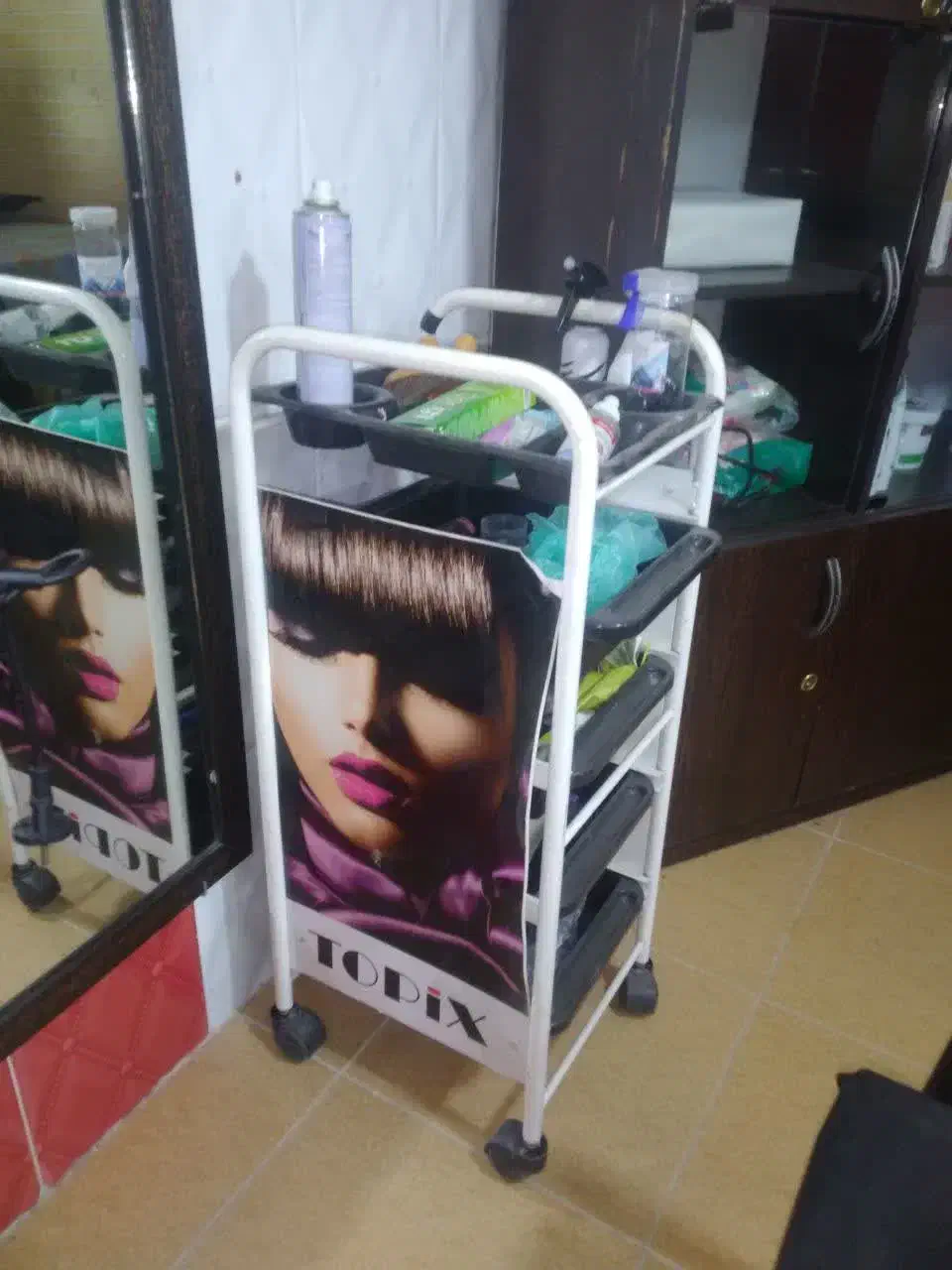 وسایل آرایشگاه|آرایشگاه و سالن‌های زیبایی|کرمان, |دیوار