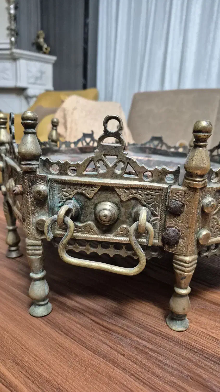 منقل برنجی قدیمی|کلکسیون اشیاء عتیقه|تبریز, |دیوار