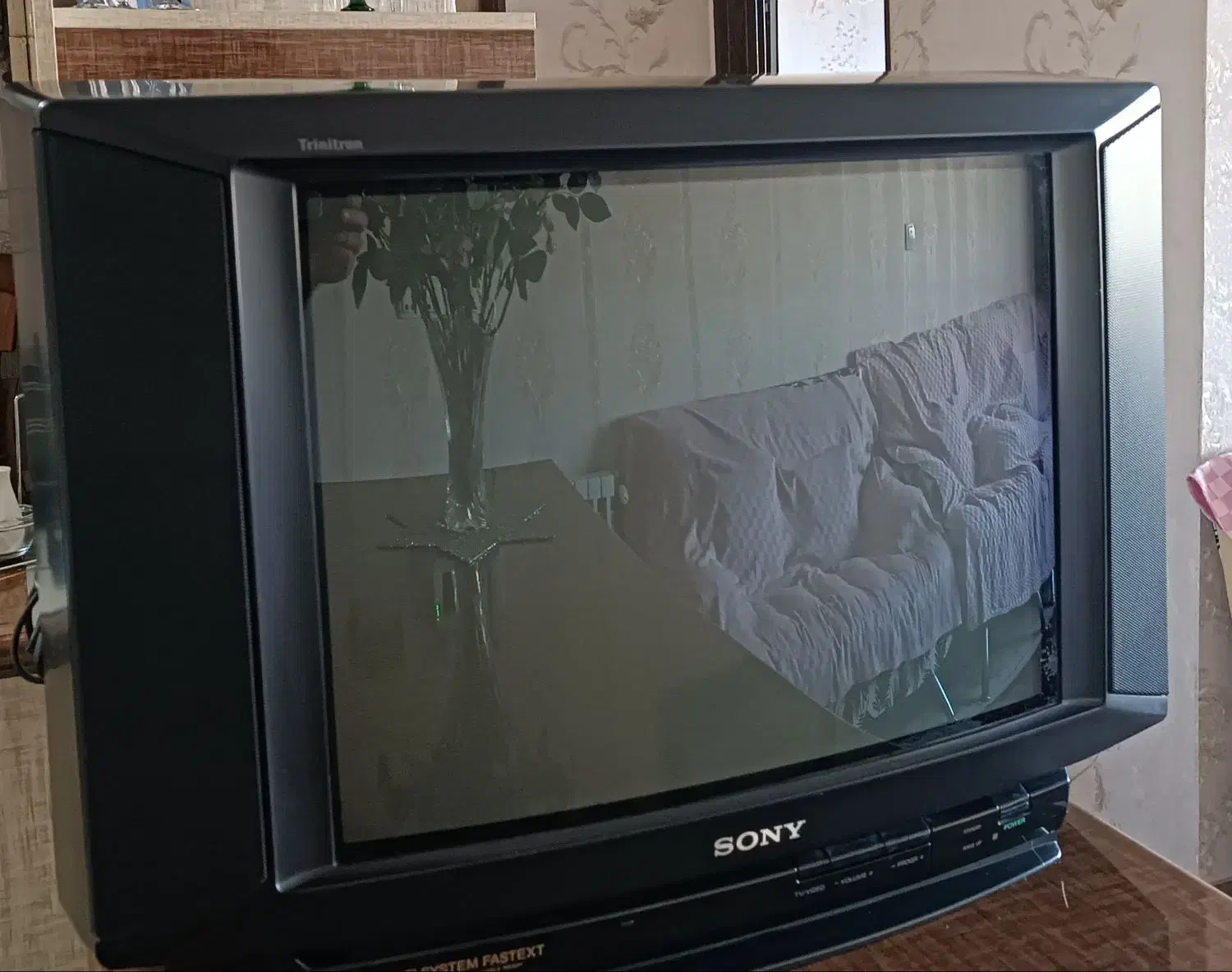 تلویزیون سونی اصل.درحدنو.۲۱اینچ|تلویزیون و پروژکتور|اهر, |دیوار