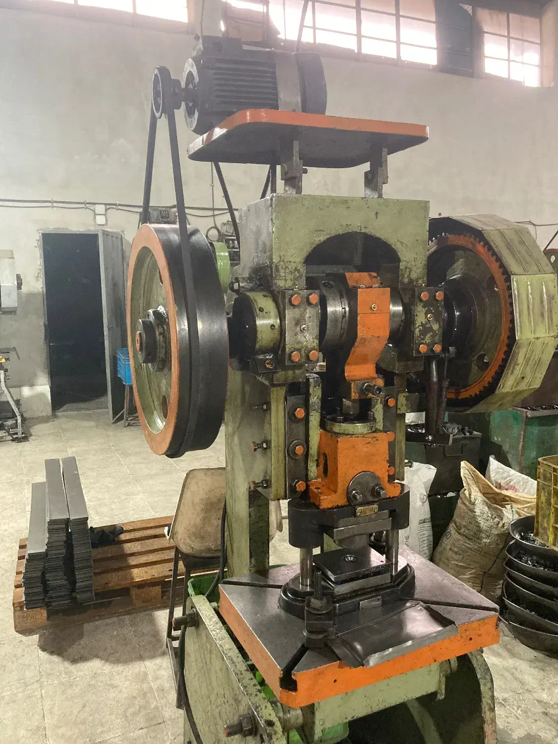 پرس ۶تن پرس ۲۵ تن|ماشین‌آلات صنعتی|پردیس, شهرک صنعتی کمرد|دیوار