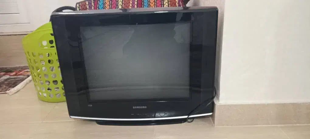 تلویزیون 21اینچ|تلویزیون و پروژکتور|سنندج, |دیوار