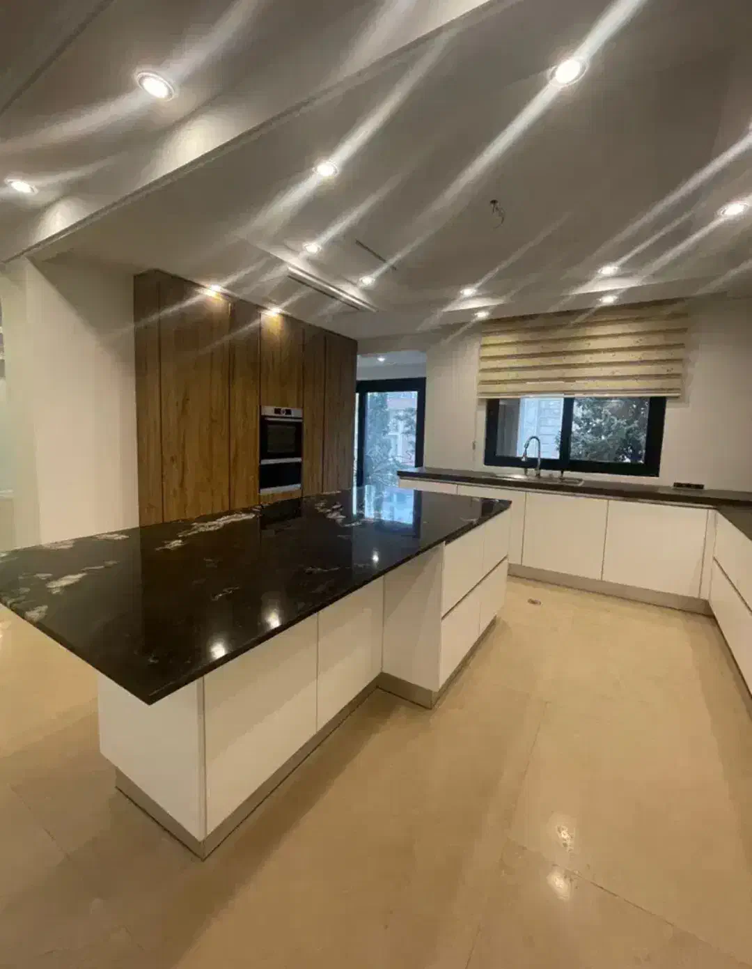 زعفرانیه ۱۸۵ متر ۳ خواب ۱مستر ۲ پارکینگ سندی