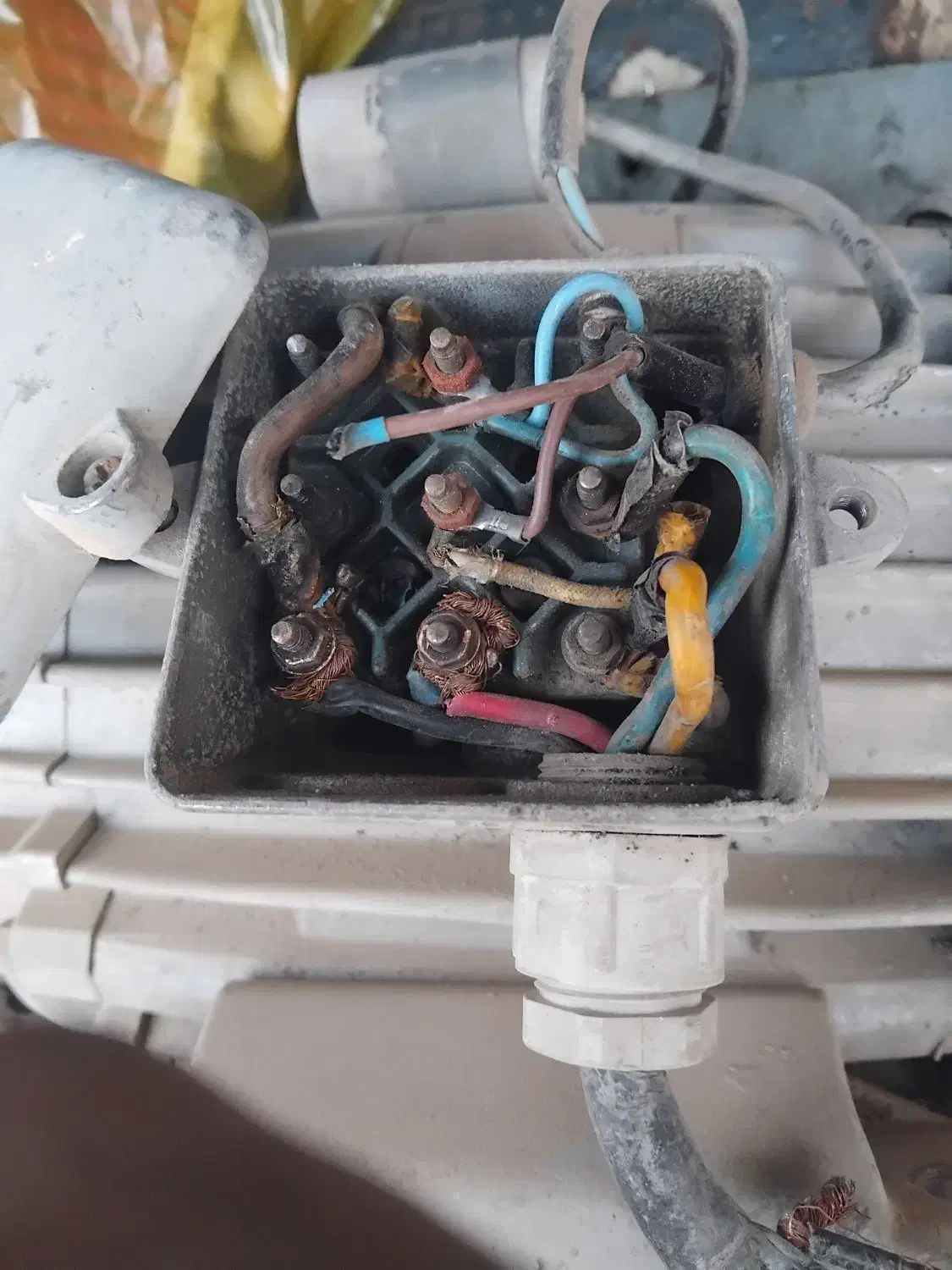 تعمیرات بالابروبتونیر|خدمات پیشه و مهارت|ملارد, |دیوار