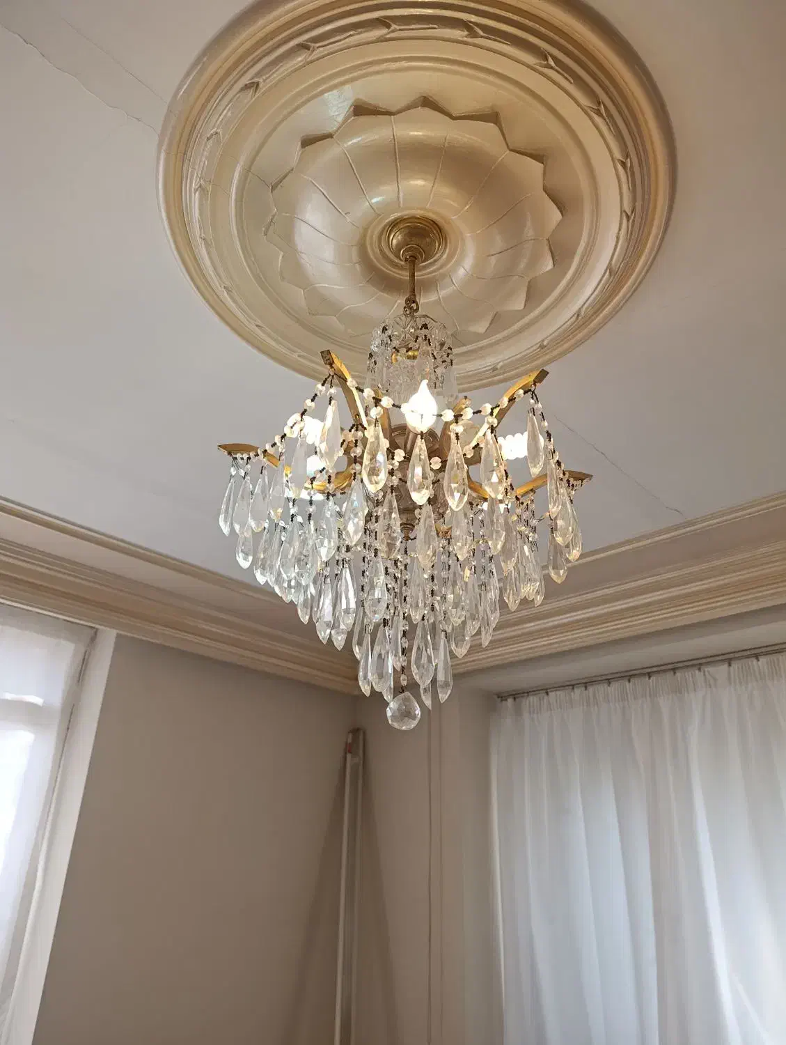 لوستر|لوستر و چراغ آویز|مشهد, کوشش|دیوار