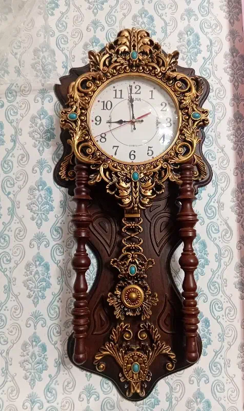 ساعت|ساعت دیواری و تزئینی|خوی, |دیوار