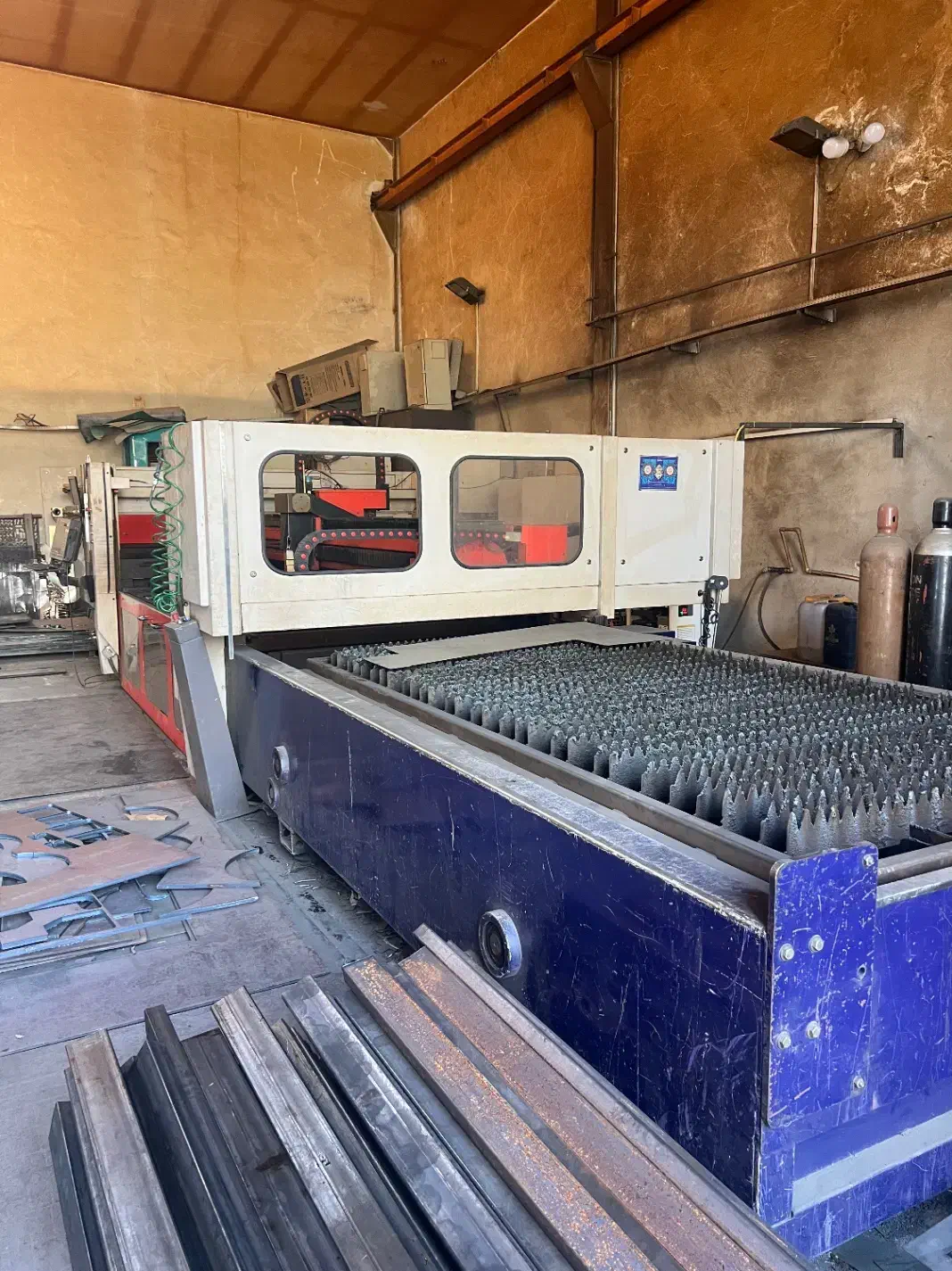 دستگاه برش لیزر دست دوم سوئیس ۳ کیلو وات|ماشینآلات صنعتی|قدس, شهرک صنعتی زاگرس|دیوار