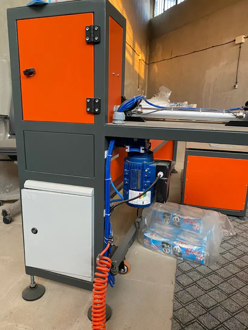 دستگاه بسته بندی دستمال کاغذی|ماشینآلات صنعتی|رودهن, |دیوار